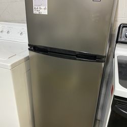 24” Top Freezer Fridge