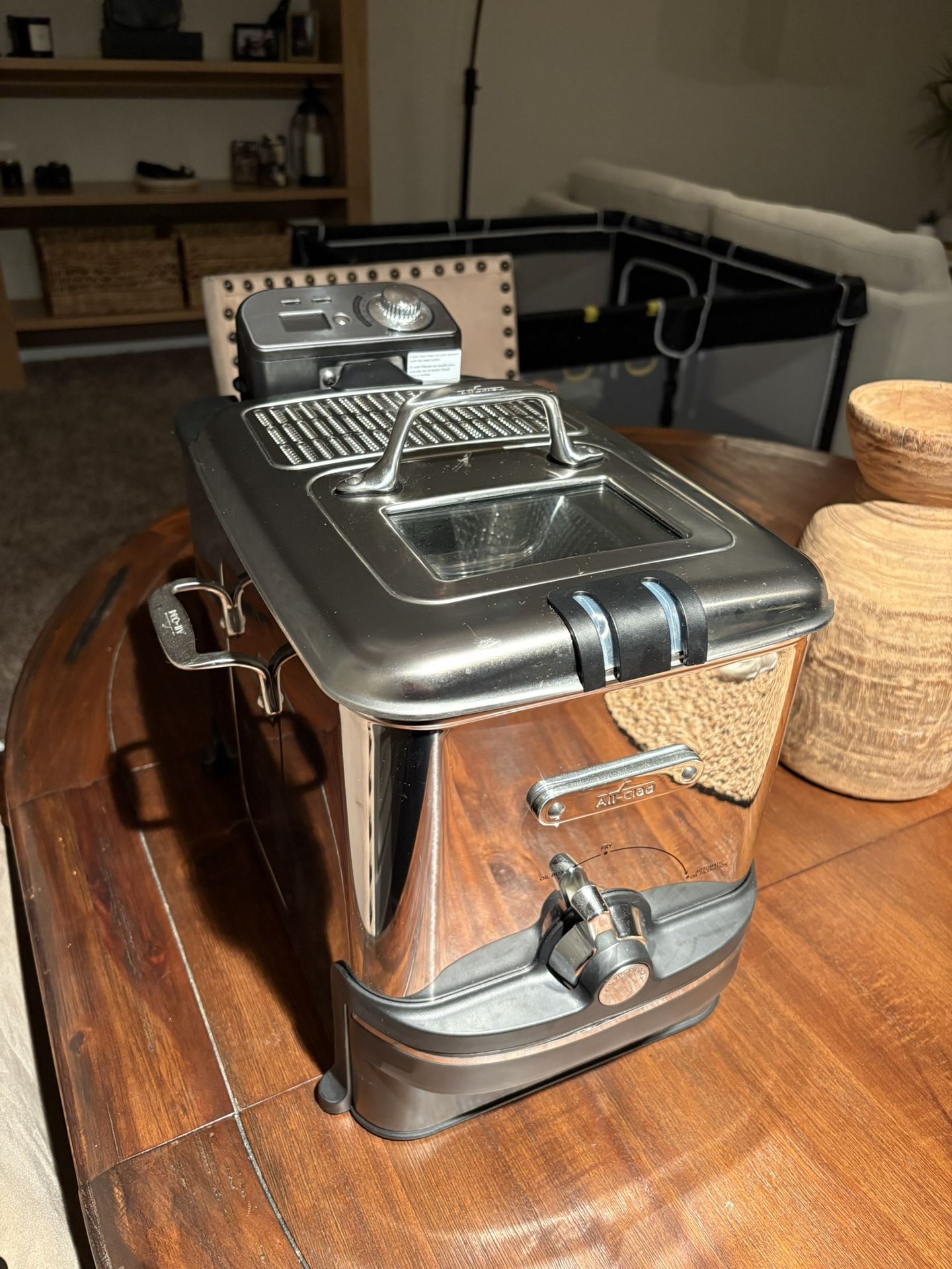 All Clad Deep Fryer (mint condition)