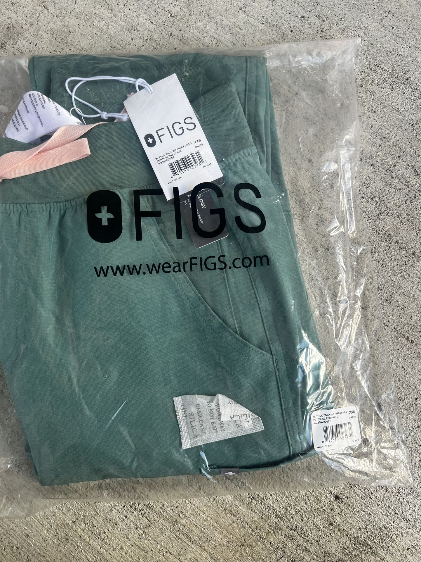 1.NWT FIGS GREEN W_Yola With Yoga Waistband Skinny Scrub Pant Size XS