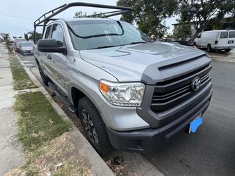2014 Sliver/Grey Tundra