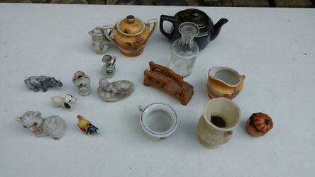 Miscellaneous ceramic teapot figures and figurines