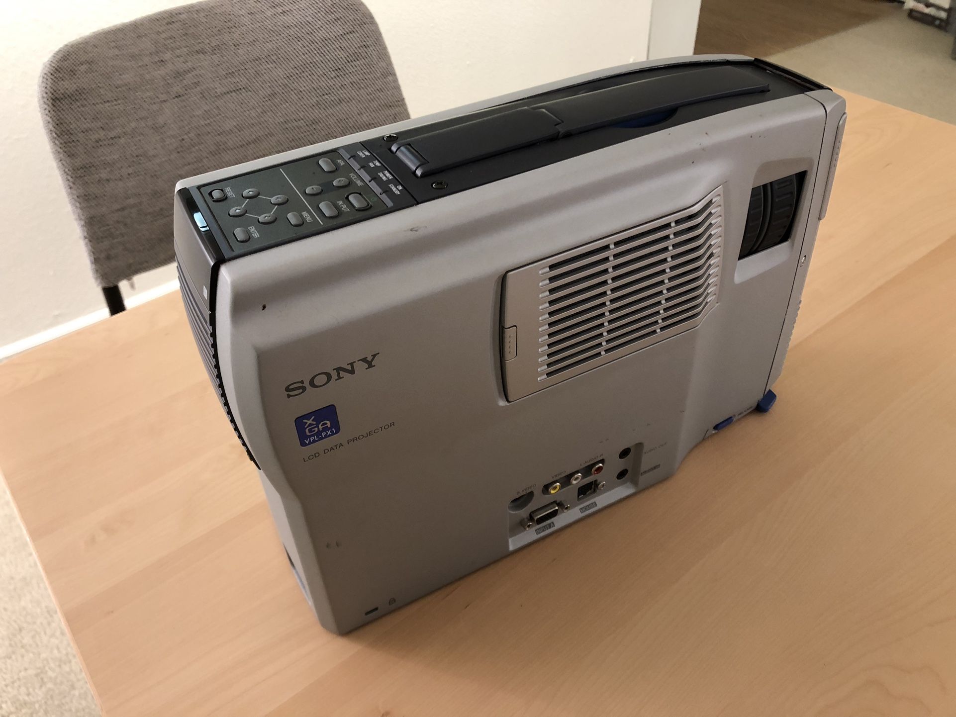 Sony XGA VPL-PX1 LCD Data Projector - Tested Working - Vintage 1999 - USED