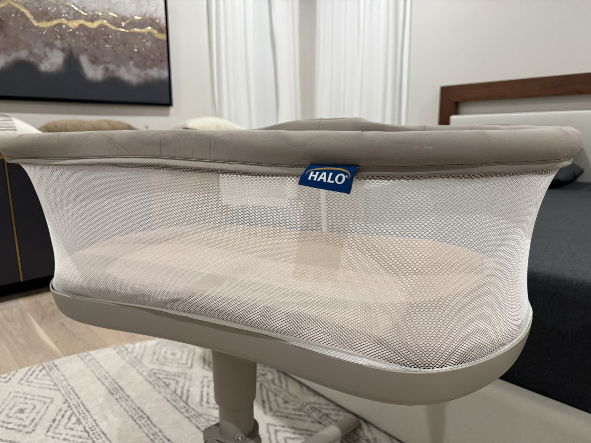 Halo Bassinet, Gently Used, Good As New