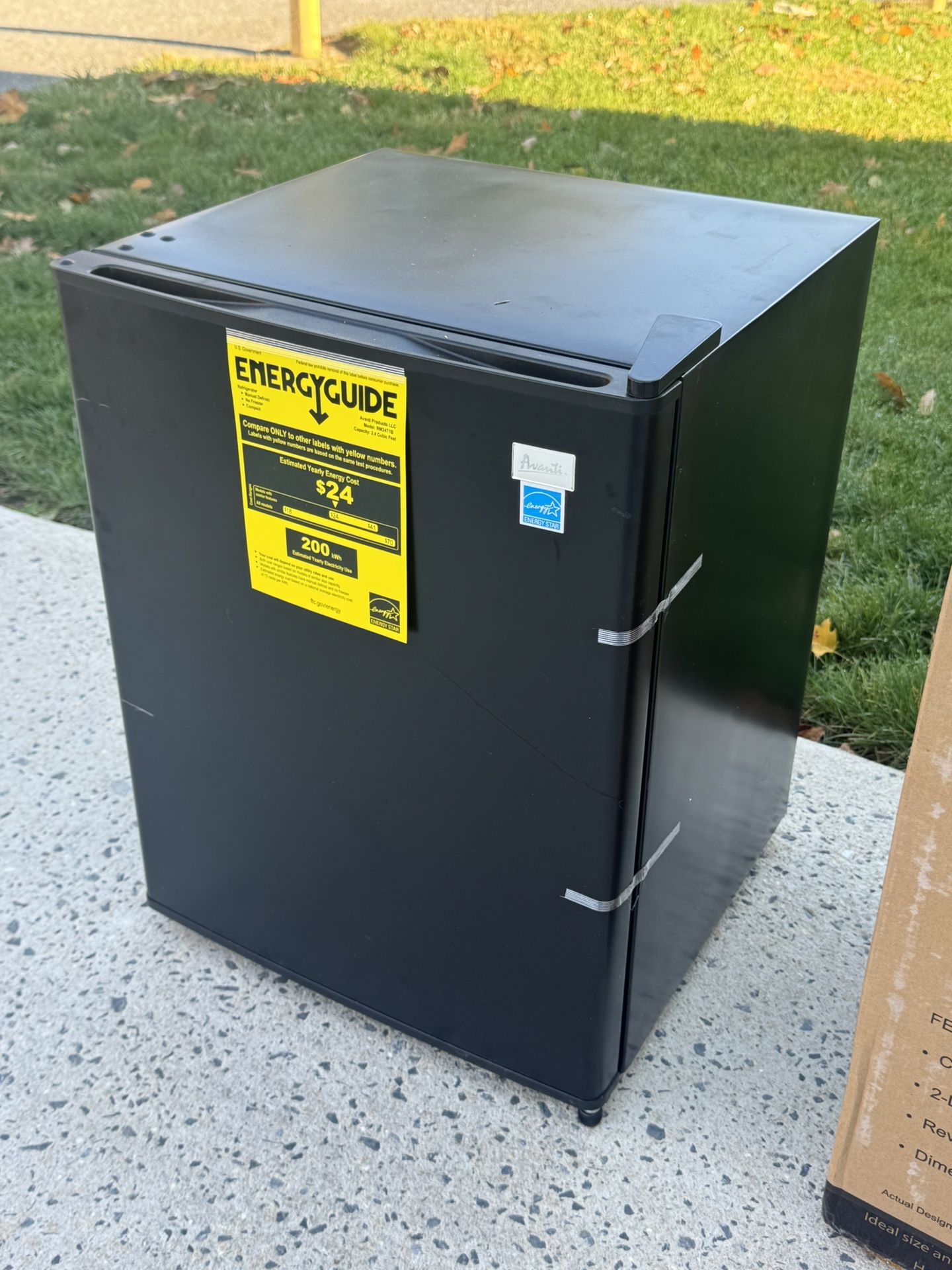 Avanti 2.4 ft.³ Black Mini-Fridge / Freezer - NEW - Marietta, Pa Pick Up