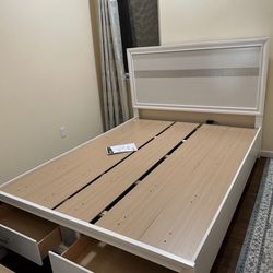 WHITE 🤍🤍🤍🤍 & Silver bed 🤍🤍🤍🤍