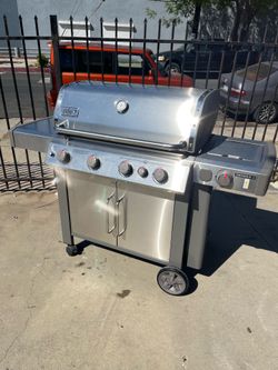 Weber Genesis. Asador Weber para usarse con gas natural