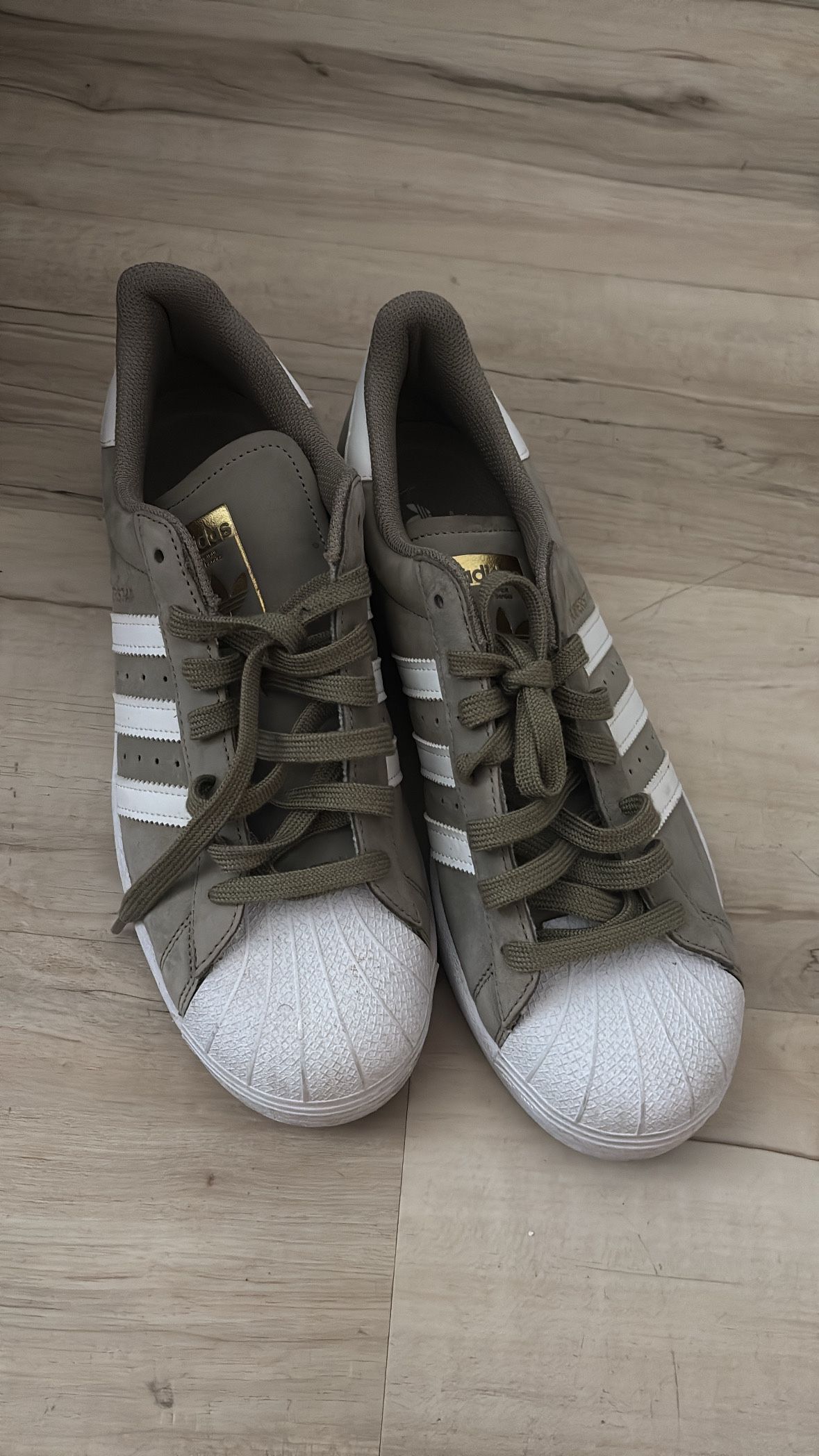 Shell Toe Adidas