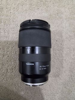Tamron 28-75mm F2.8 camera lens! (E-Mount)