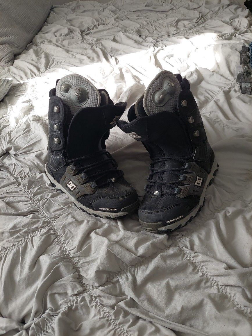 DC Phantom Air 9.5 Model# 300406 Snowboard Boots
