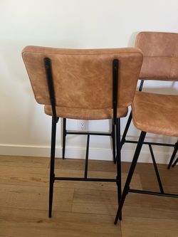 4 barstools