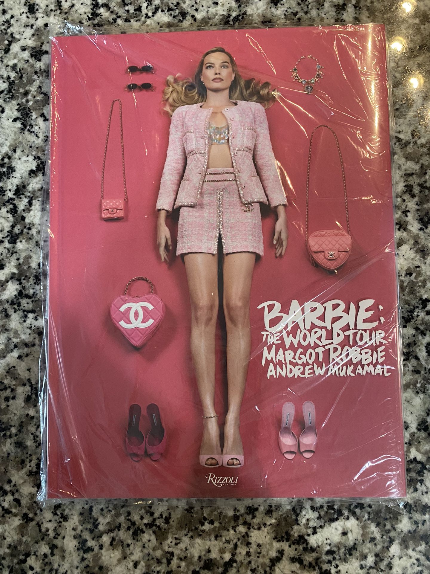 Book Margot Robbie Barbie The World