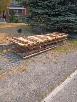 Free pallets, free wood