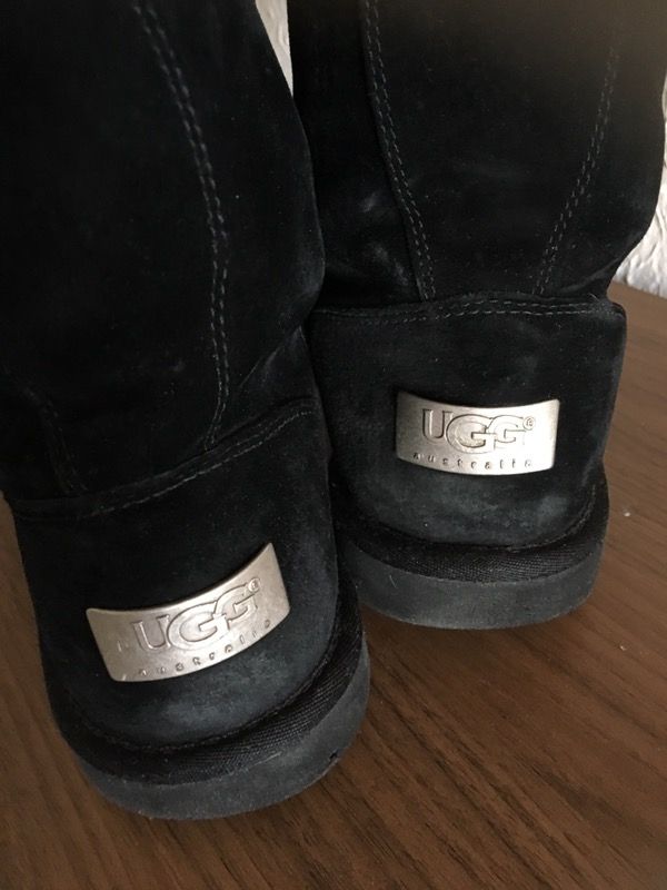 UGG boots! Tall back natural fur Size 8