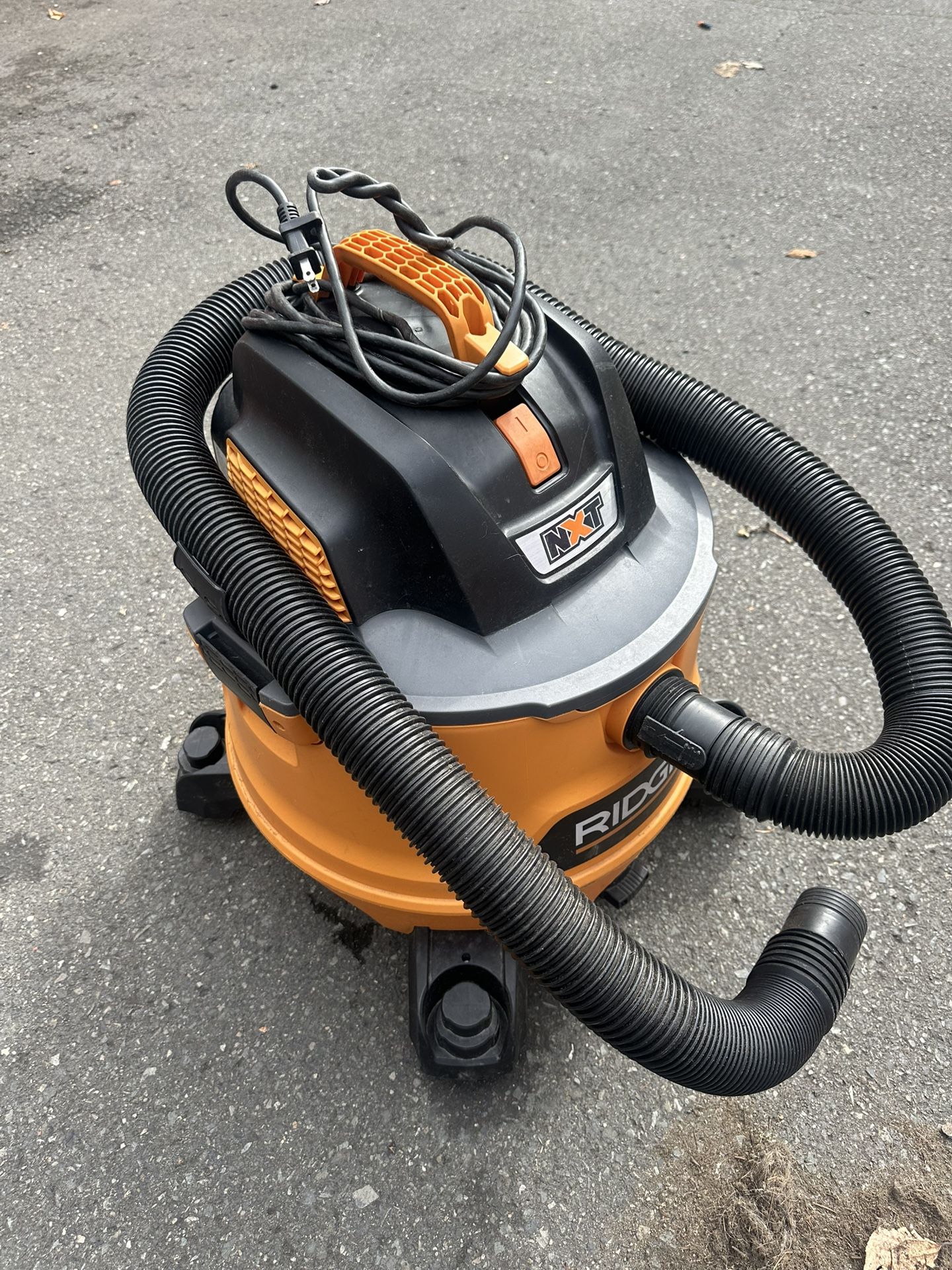 5 Gallon Portable Stop Vacuum 