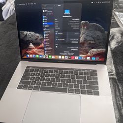 2018 MacBook Pro I7 15 Inch