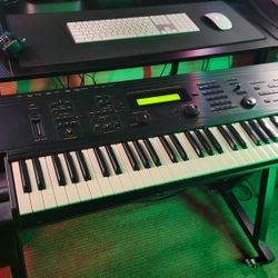 Ensoniq MR 61 Workstation Synthesizer