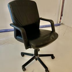 Office Chair On Wheels 