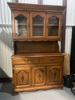 Solid Wood China Cabinet / Hutch