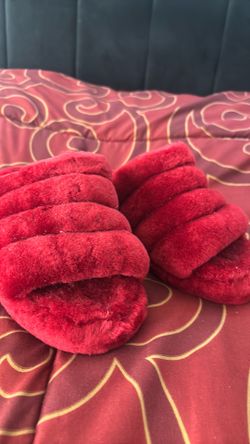 Re Ugg Slippers