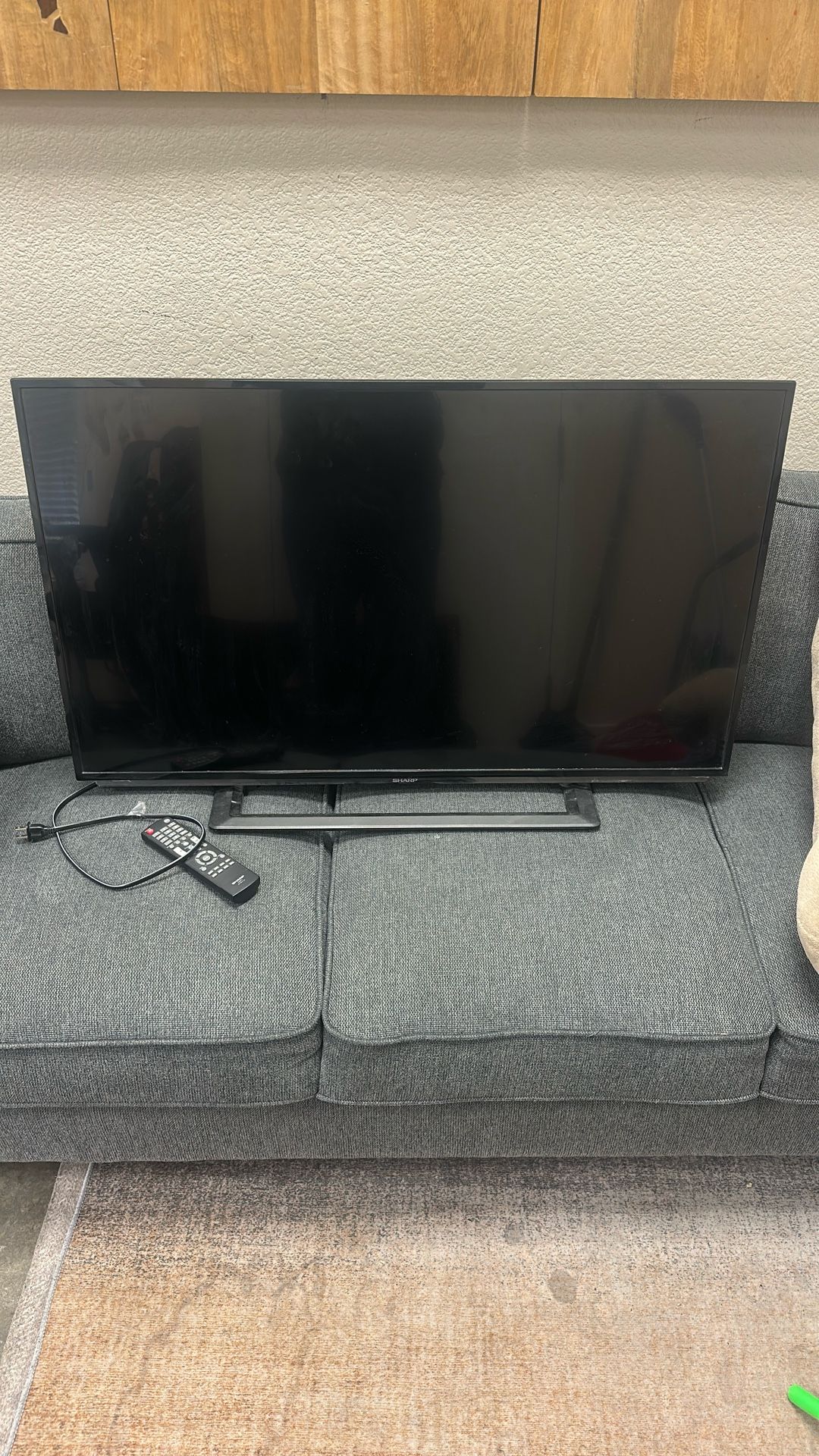 Sharp Flat Screen TV 40 Inches 