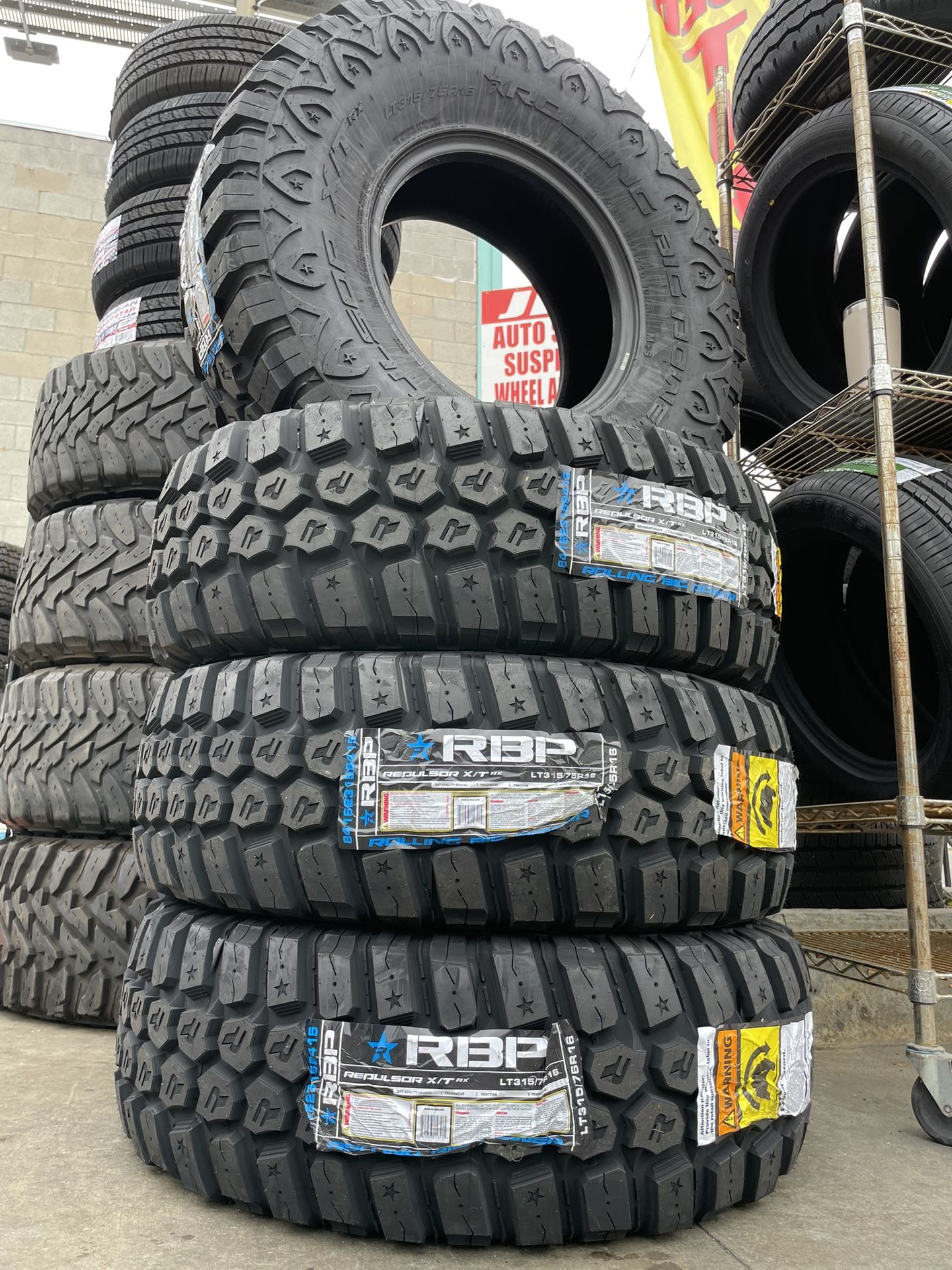 Vendo Set De Llanta LT 315/75R16 Marca REPULSOR 