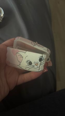 AirPods, Apple