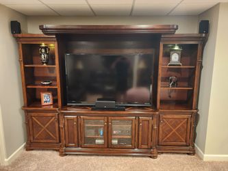 Ashley Furniture Wisteria Luxury Wood Entertainment Center Wall Unit - Excellent!