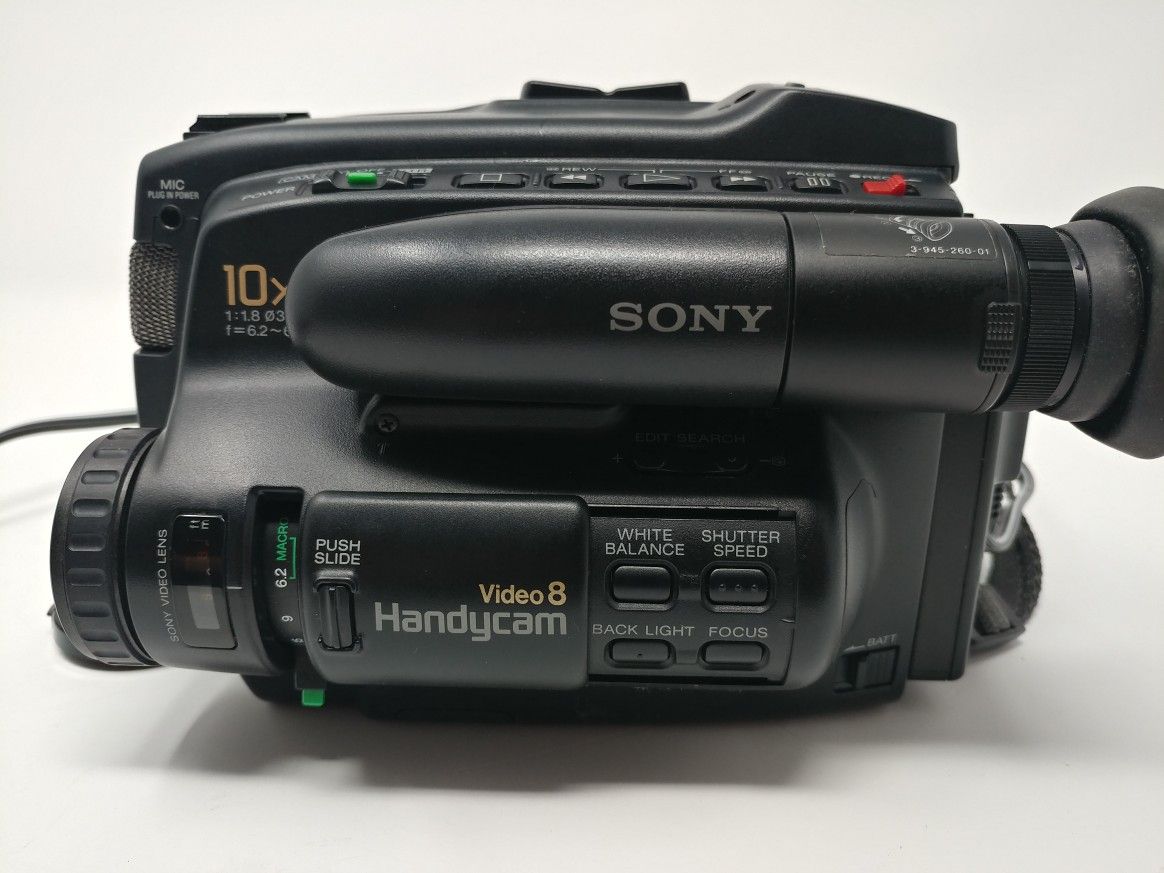 Sony Ccd-tr9 Video8 Handycam camcorder bundle-AS IS