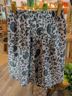 Paisley Print Elastic Shorts