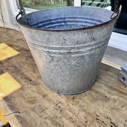 Rustic Galvanized Chore Metal Milk Bucket Pail Farm Planter Primitive