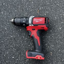 Milwaukee hammer drill m18