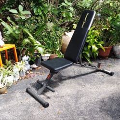 FITNESS  REALTY ADJUSTABLE  BENCH  :  INCLINES /  DECLINES  /  GOES FLAT