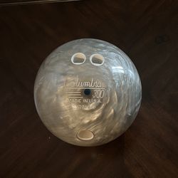 Columbia 300 Pearl Bowling Ball