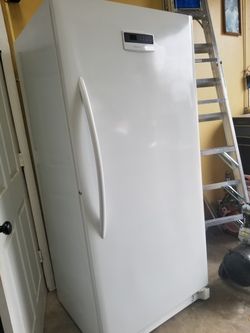 FRIGIDAIRE FREEZER