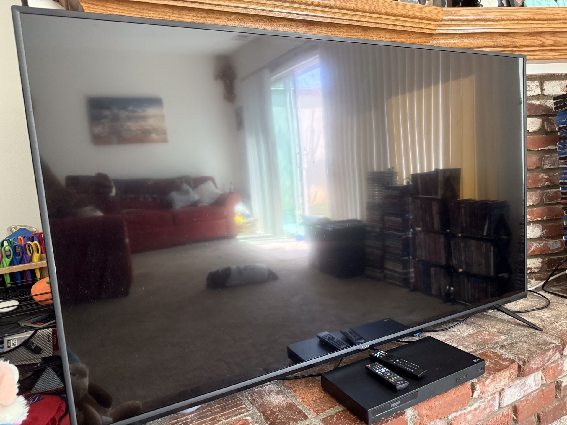 Vizio V Series T.V. || Size: 60 In.