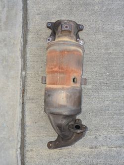 06 -13 Honda Civic 1.8 Exhasut Manifold Original OEM