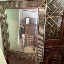 Vintage Gold Ornate Wall Mirror – Elegant Home Décor