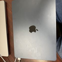 MacBook Air 2022 In Good Condition Adult Owned 