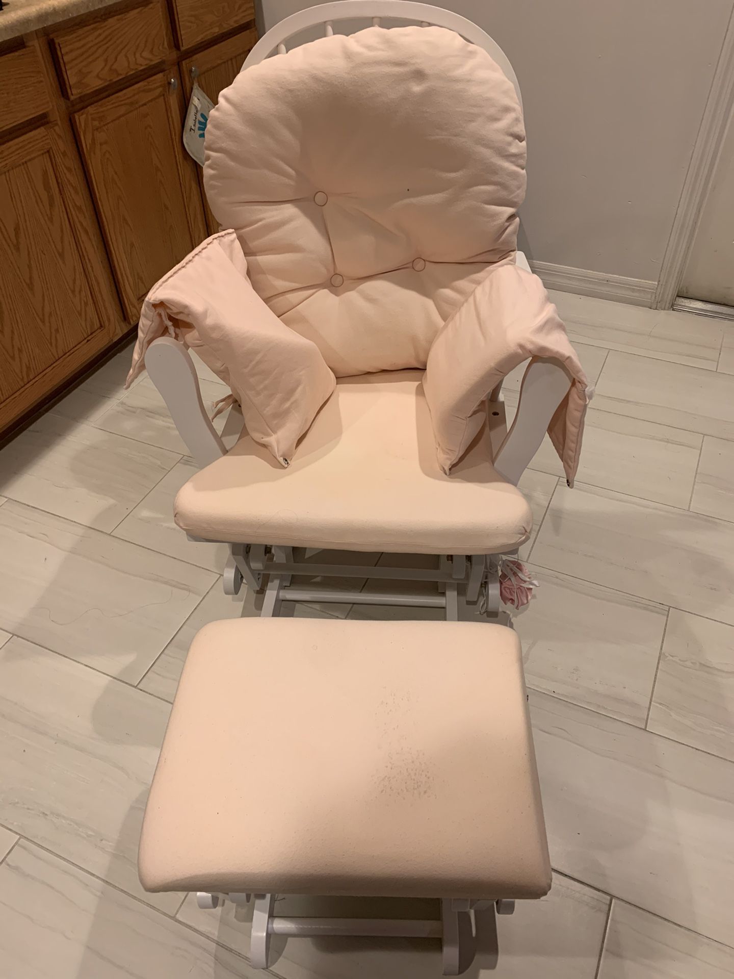 Rocking Chair & Preganancy Body Pillow