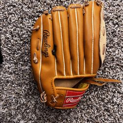 Rawlings Baseball Glove 