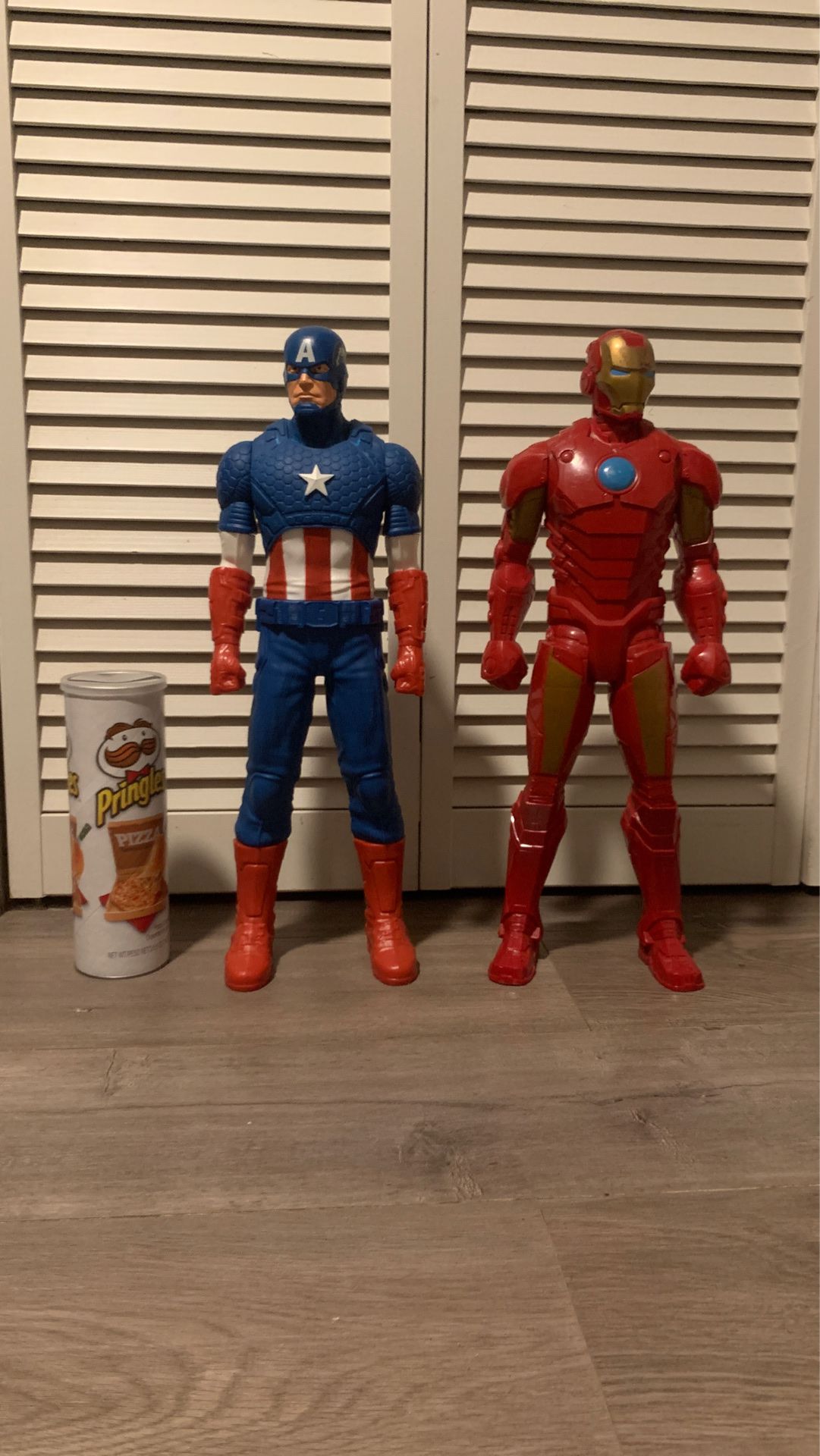 Captain America and Iron man action figures