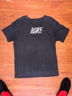 Black Nike tee