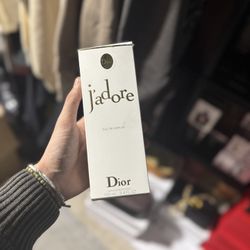 J’adore Dior Perfume