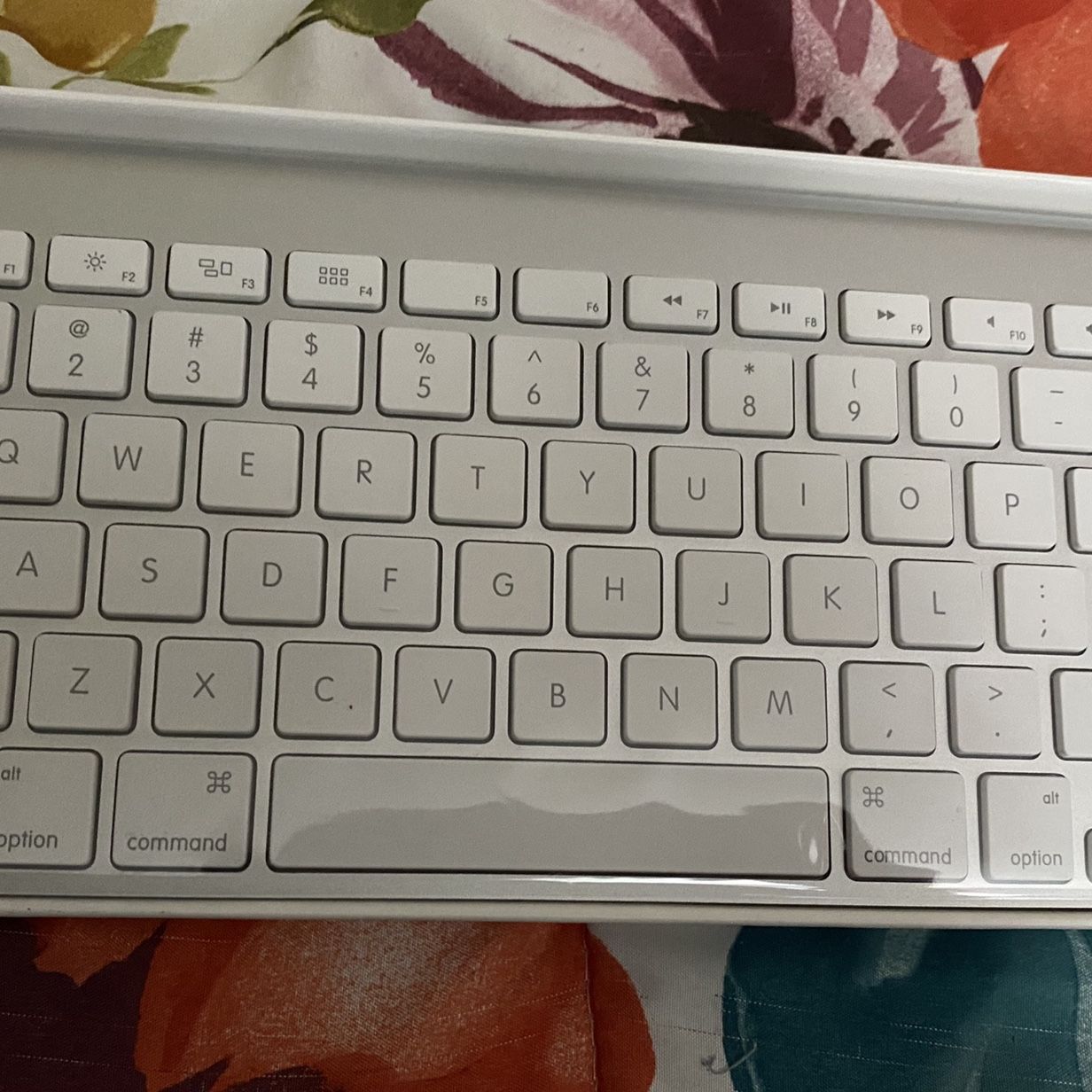 Apple Wireless Keyboard