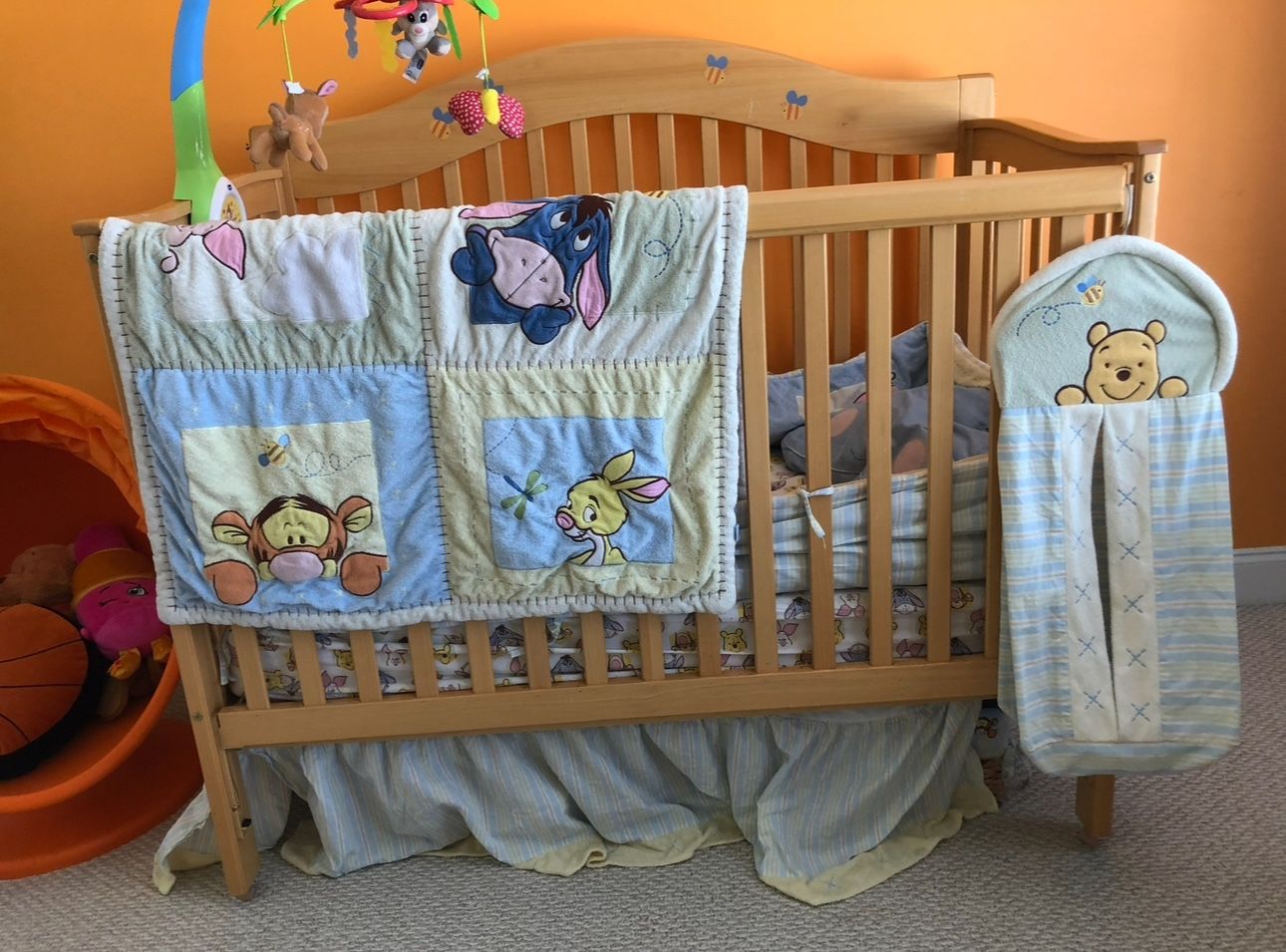Crib & changing Table