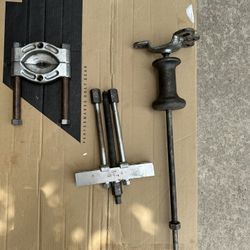 Gear pullers