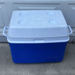 Rubbermaid Victory Cooler