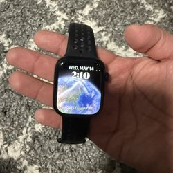 Apple Watch Series 8 , 45mm Midnight