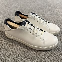 Olukai Men’s Sneakers Size 9.5