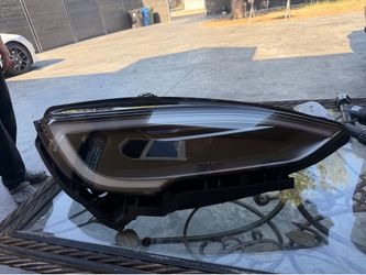 Tesla model s headlight